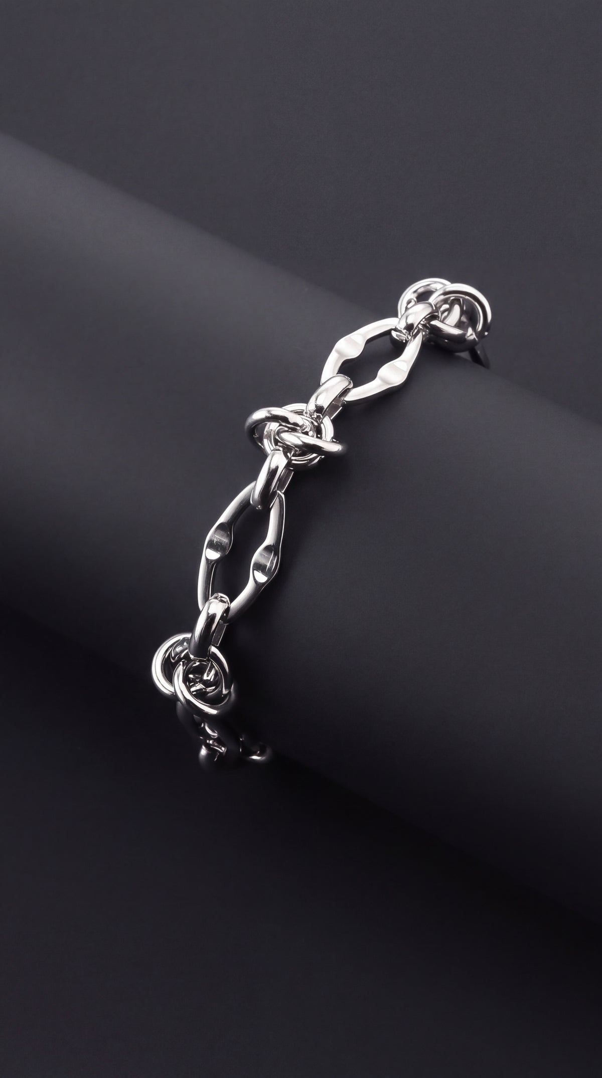 Adjustable unisex steel bracelet by ZYRO, one size